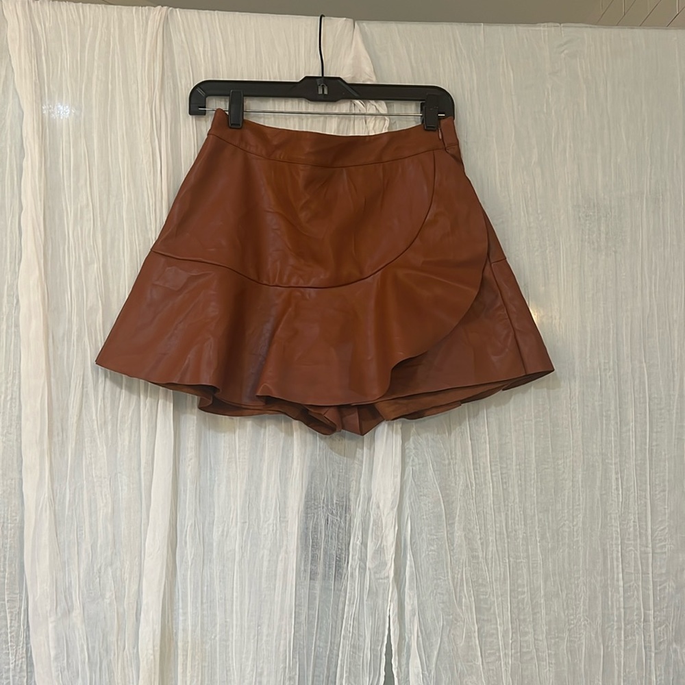 FAB’RIK | DO+BE Faux Leather Asymmetrical Ruffle Mini Skort | Size L